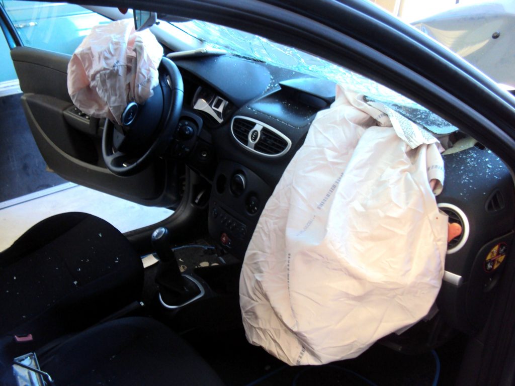 Robbers Stealing Air Bags
